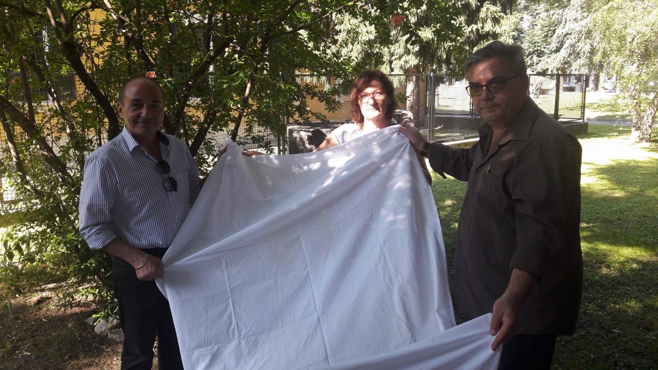 cologno monzese rievocazione militare davanti a villa casati protesta delle minoranze