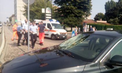 Ciclisti investiti sulla Padana, arriva l'elicottero FOTO