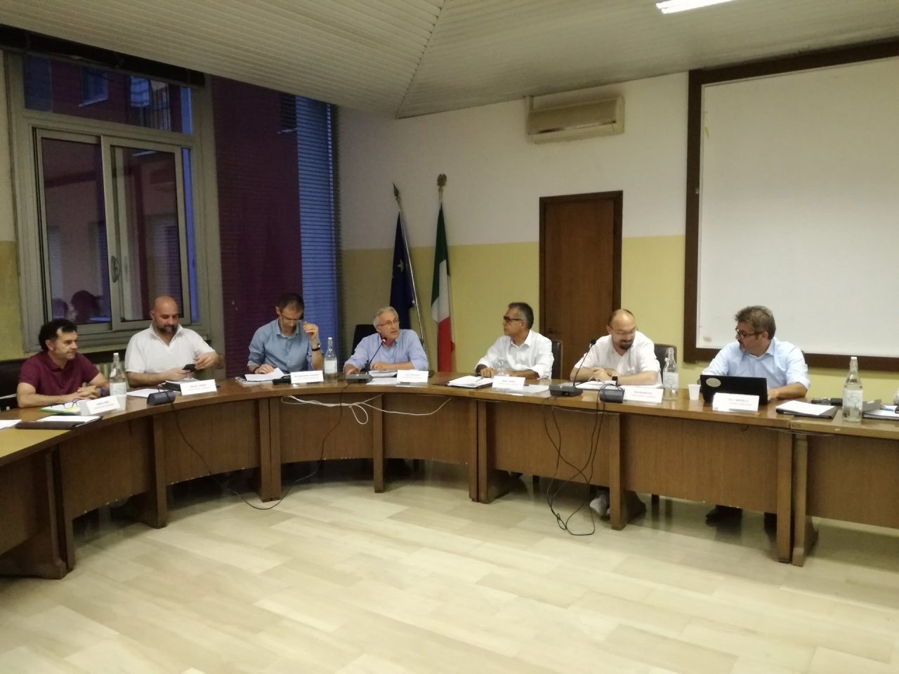 La crisi di maggioranza c’è ma non si vede
