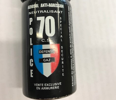 Spray al peperoncino regalato dalla Lega alle donne