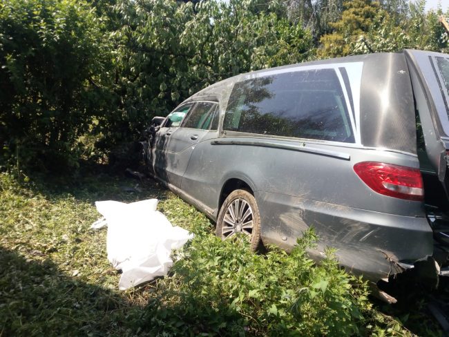 Carro funebre Galliate: autista muore alla guida, investita e uccisa ragazza