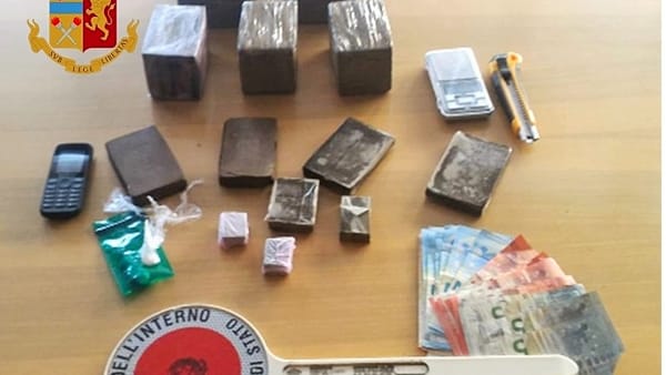 Spacciatore preso con quattro chili di hashish