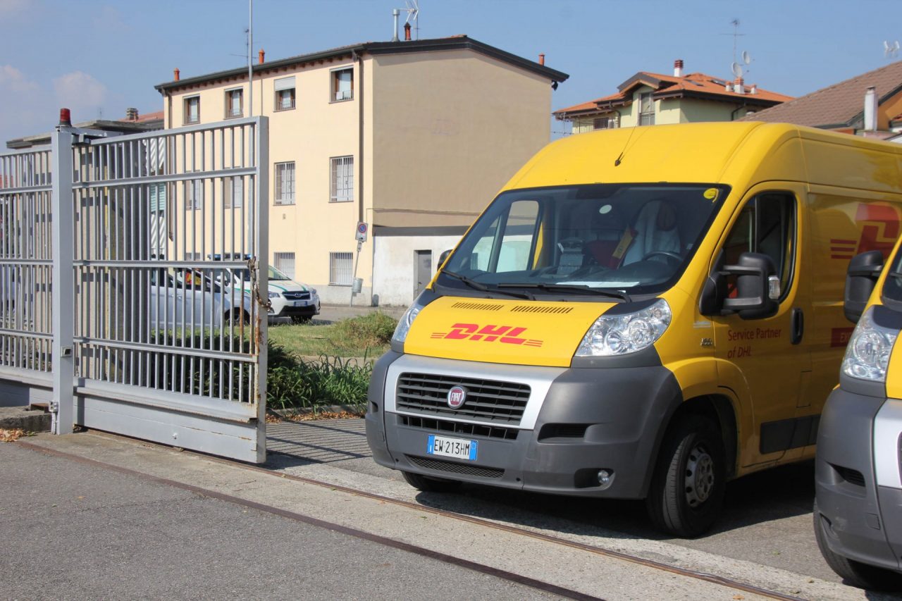 Corriere Dhl investe ciclista di 11 anni a Limito