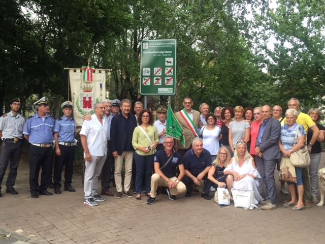 Taglio del nastro per i giardini don Luigi Sturzo