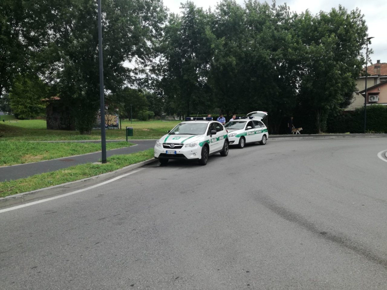 Ciclista investito, paura a Cologno