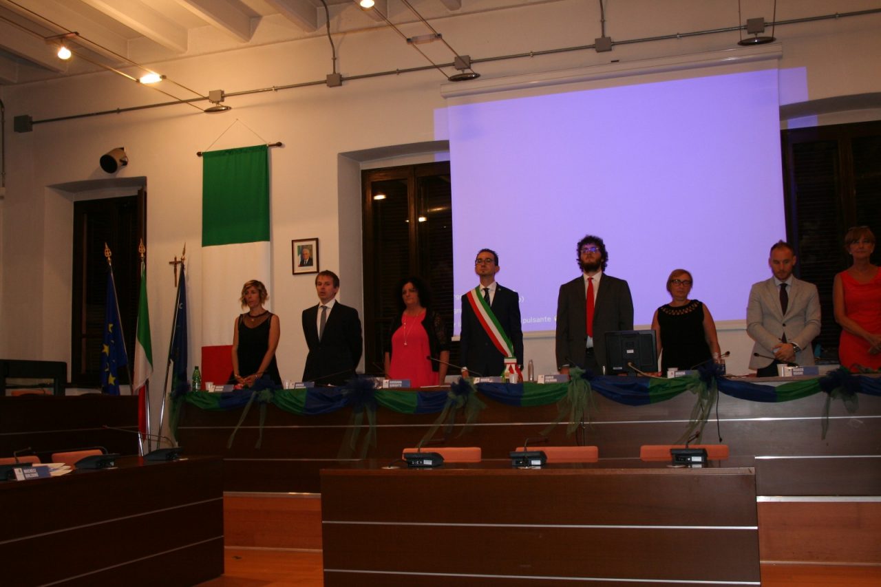 Appello del sindaco di brugherio marco troiano ai cittadini durante il consiglio comunale di insediamento
