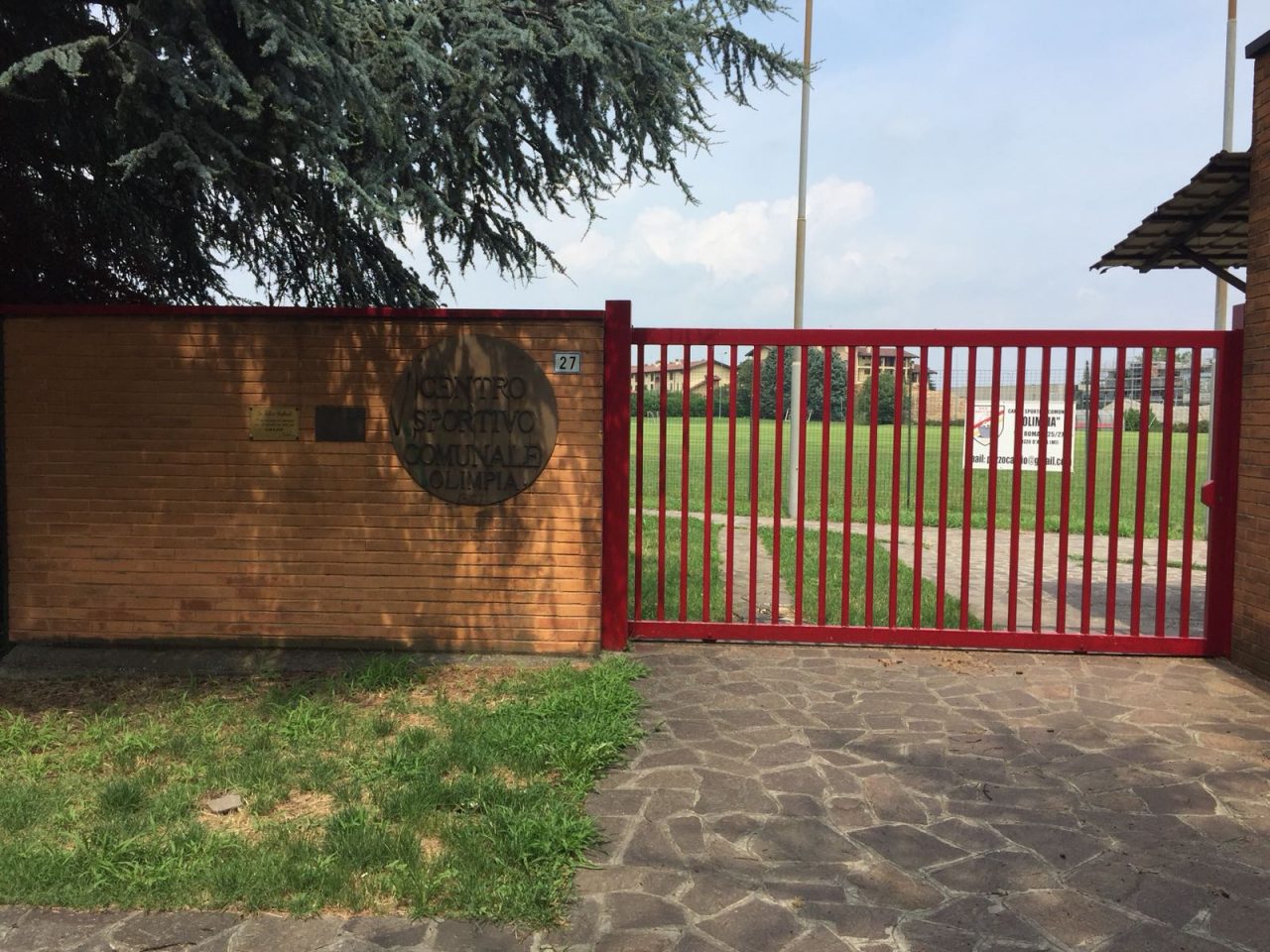 Quasi mezzo milione per rifare il centro sportivo di Pozzo D’Adda, ma l’aggancio alle fogne ancora non c’è