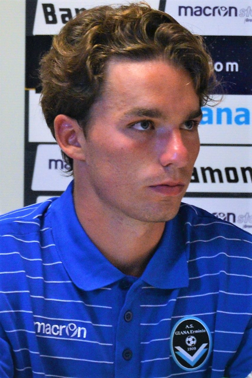 andrea mandelli centrocampista giana calcio gorgonzola