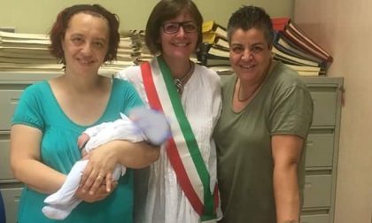Nel Nord Milano nasce bimbo figlio di due mamme