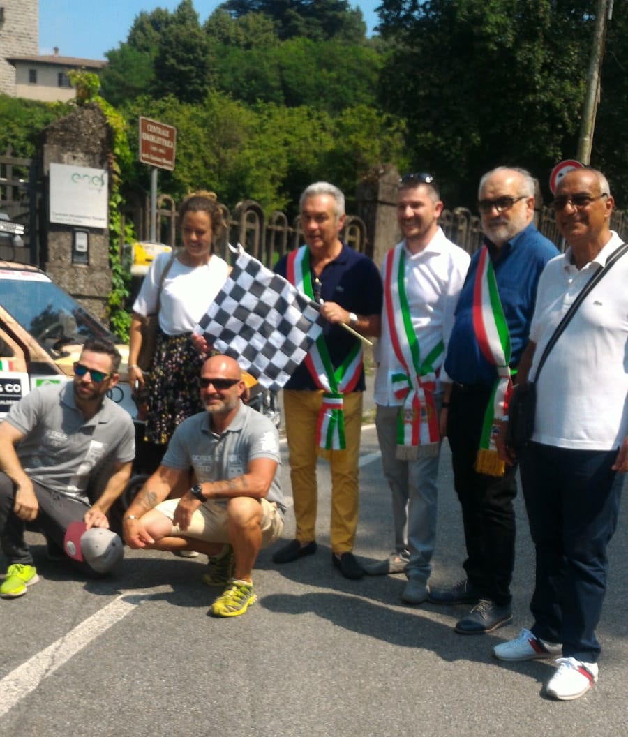Mongol rally partenza da Trezzo di un capriatese