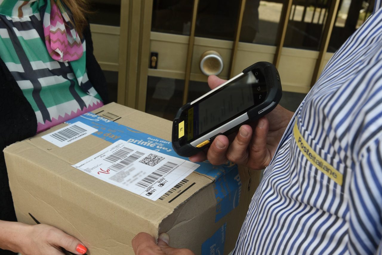 Consegne a domicilio, la “rivoluzione” di Poste Italiane