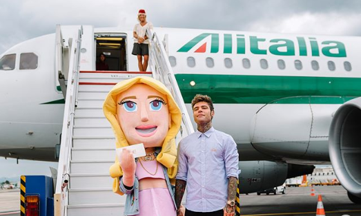 Gate di Linate dedicato ai Ferragnez, è bufera