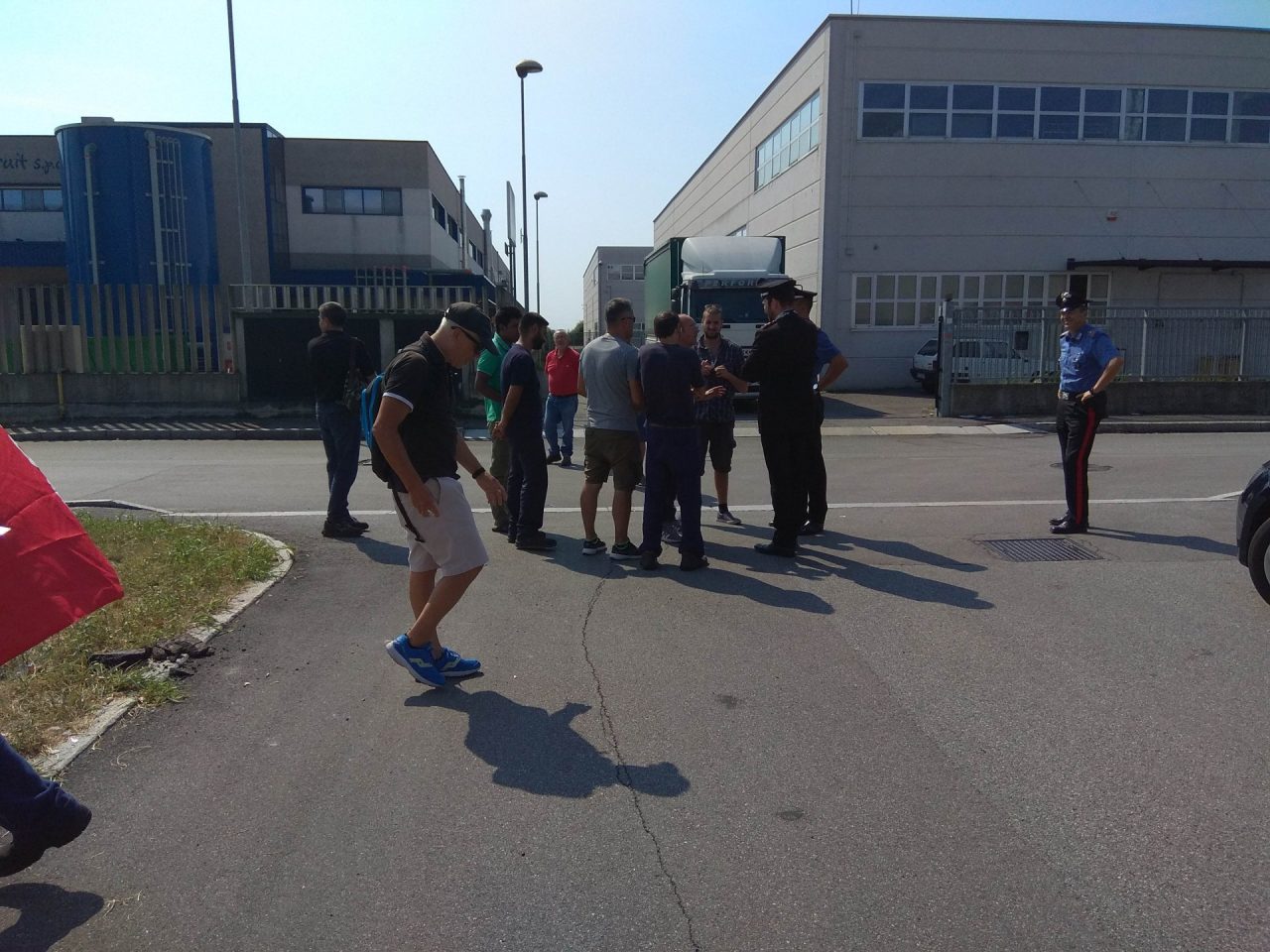 Protesta degli operai a Melzo,  i sindacati si appellano a Regione Lombardia