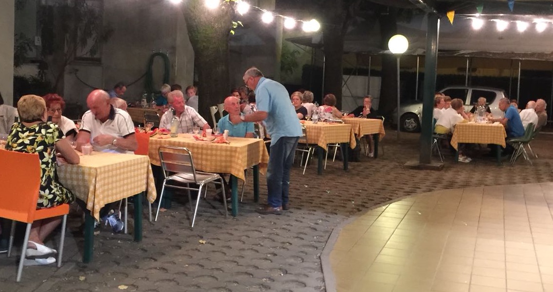 Centro anziani Vaprio d'Adda Direttivo e volontari cena di Feerragosto
