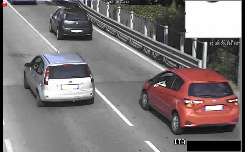 Trezzo le videocamere scoprono una anomalia al veicolo, la Polizia lo ferma e scopre che il mezzo è rubato
