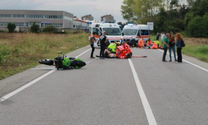 Motociclisti a terra grave incidente al confine con Gessate FOTO
