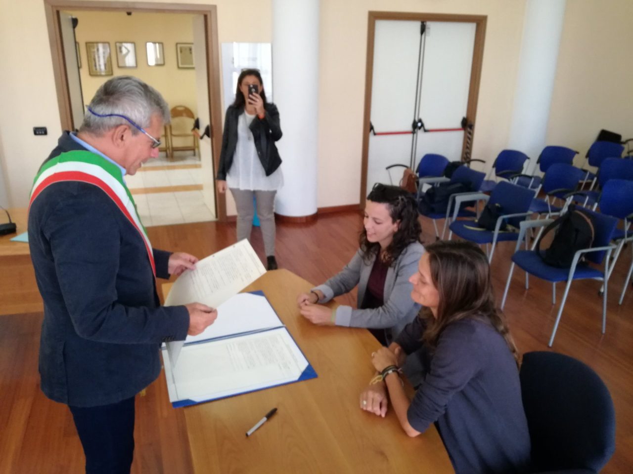 Famiglia arcobaleno festa a Bussero per il riconoscimento