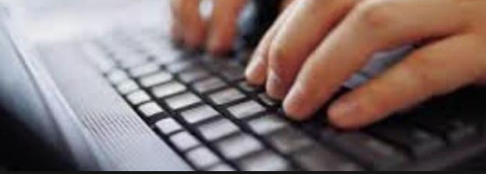 Ricattato dopo una chat erotica: due denunciati