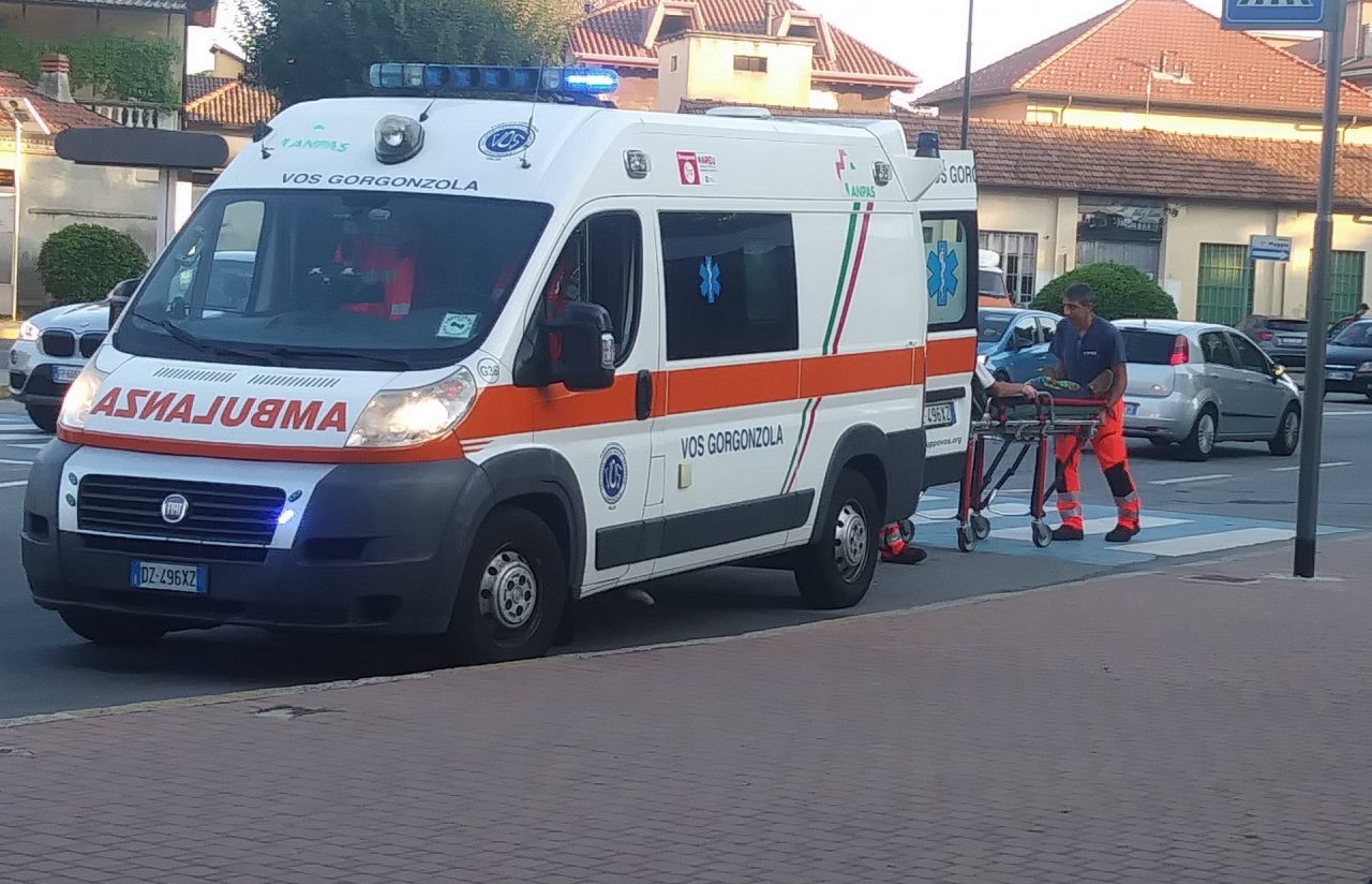 Grave malore in strada, paura per un anziano