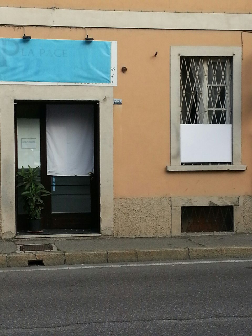 Pompe funebri abusive, la Locale la fa chiudere