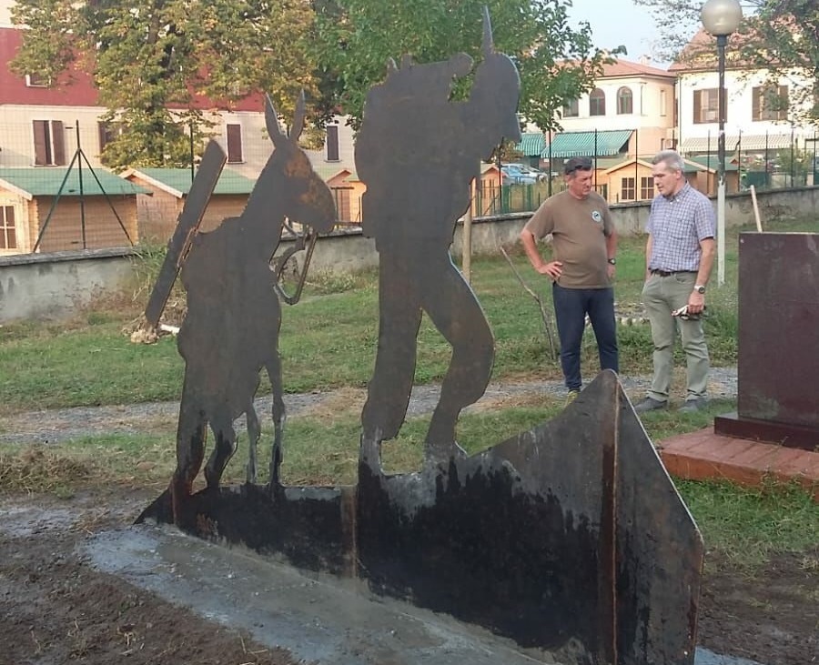 Monumento degli alpini a Fara d’Adda: adesso c’è FOTO