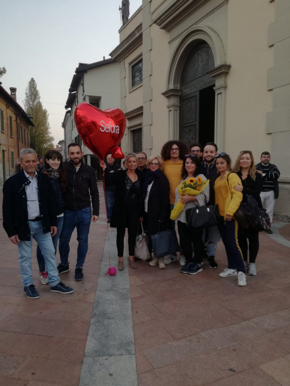 Festa per il compleanno di Sefora, scomparsa a 18 anni