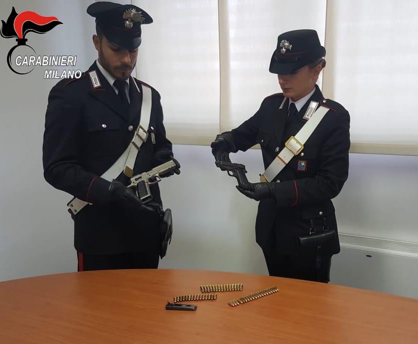 Box delle case popolari era un deposito di merce rubata e armi FOTO