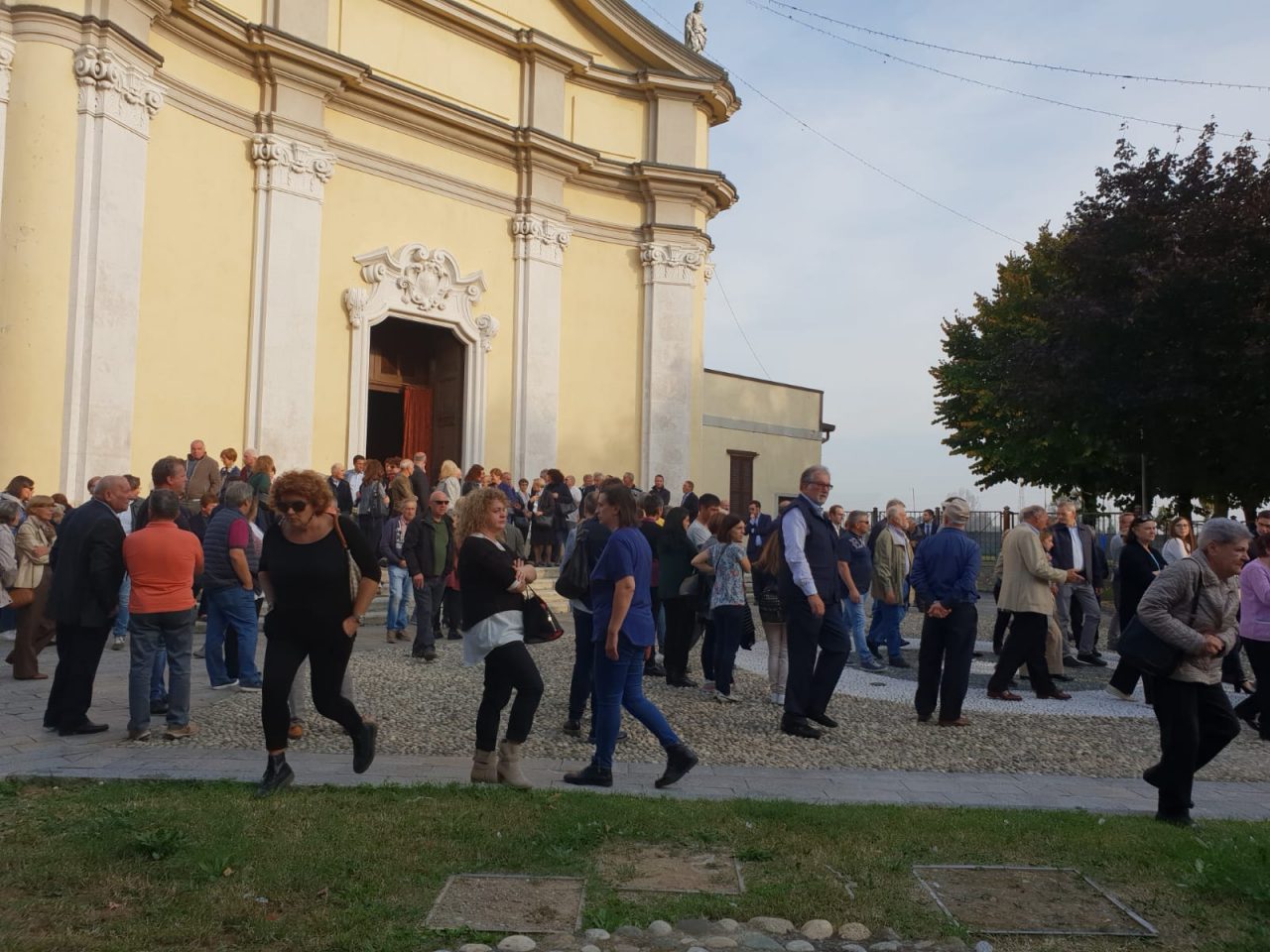 Sant’Agata in lacrime per l’addio a Natale Fumagalli