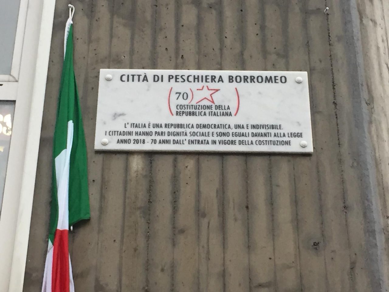 La piazzetta viene dedicata alla Costituzione