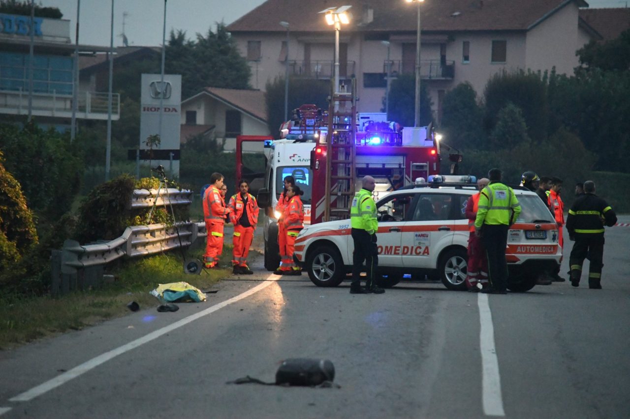 Travolti e uccisi a Bellusco: trovato il terzo uomo, s’è salvato