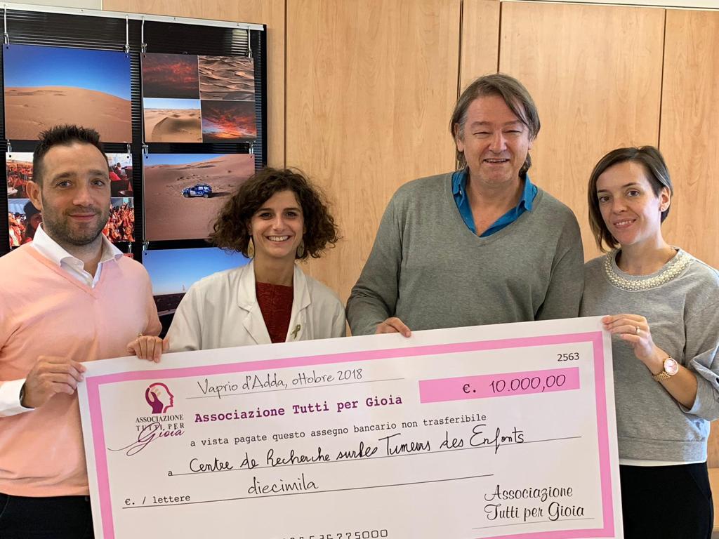 Donazione ai laboratori Gustave Roussy da Tutti per Gioia