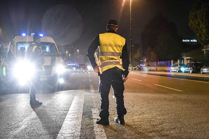 Ubriaca fradicia va a zig zag a Brugherio, patente ritirata