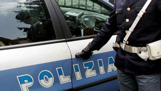 L’appartamento era la sua base di spaccio. Arrestato