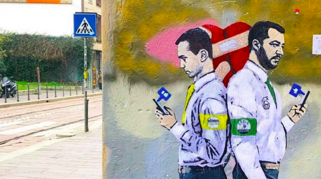 TvBoy, l’autore del “bacio tra Salvini e Di Maio” ha colpito a Milano FOTO