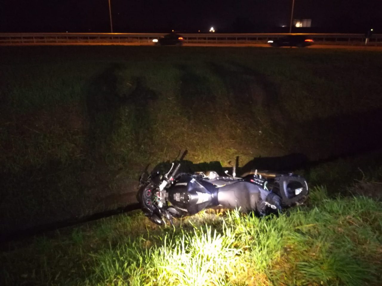 Fuori strada con la moto, ferito un 47enne FOTO