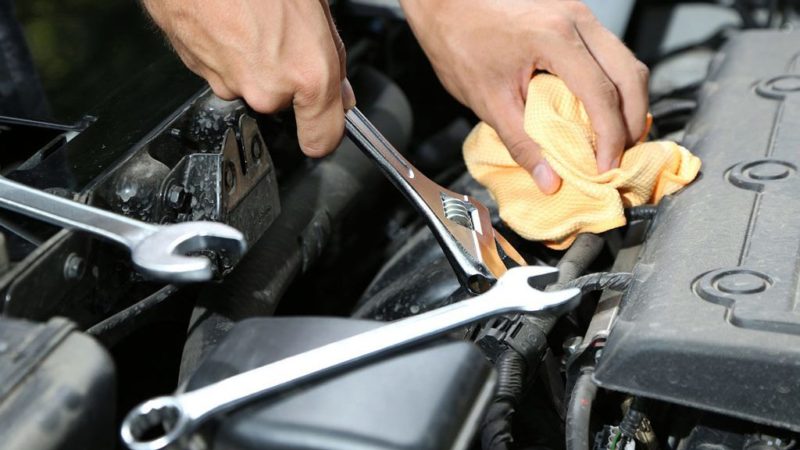 Autofficina abusiva scoperta dalla Polizia Locale, 13mila euro di multa