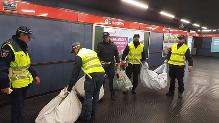 Nuovo blitz della Locale in metro: sequestri e mini daspo