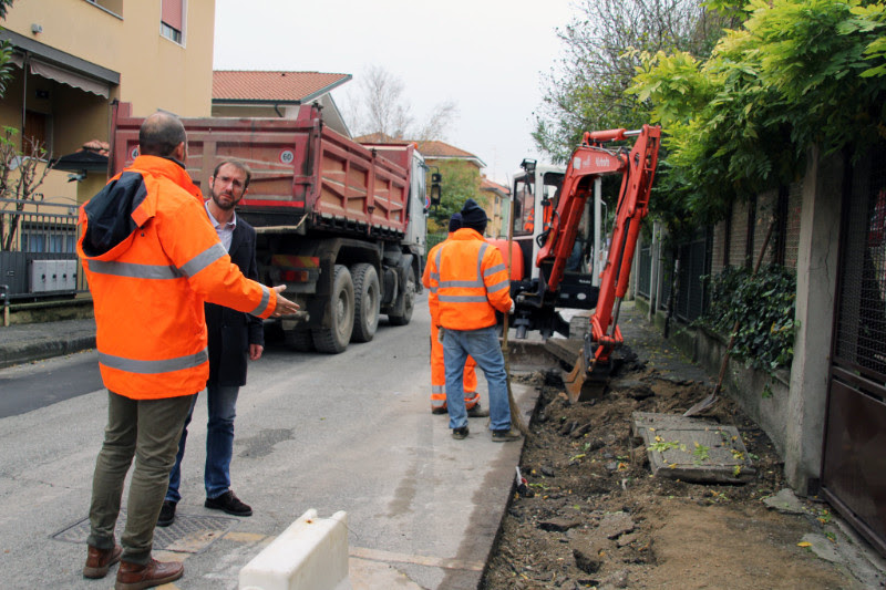 Segrate, via Curiel: partiti i lavori di riqualificazione dei marciapiedi e dell’illuminazione