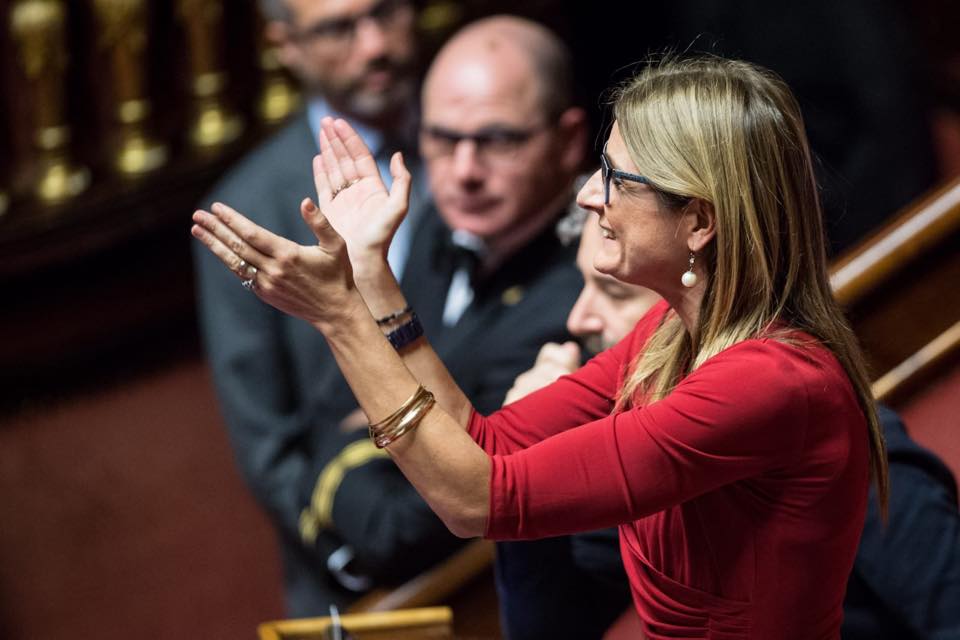 Caos in Parlamento sulla manovra. Malpezzi accusa: “Bottici mi ha messo le mani addosso”