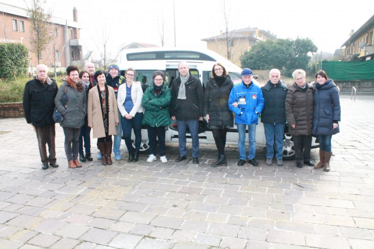 Trasporto disabili e anziani inaugurato il nuovo mezzo