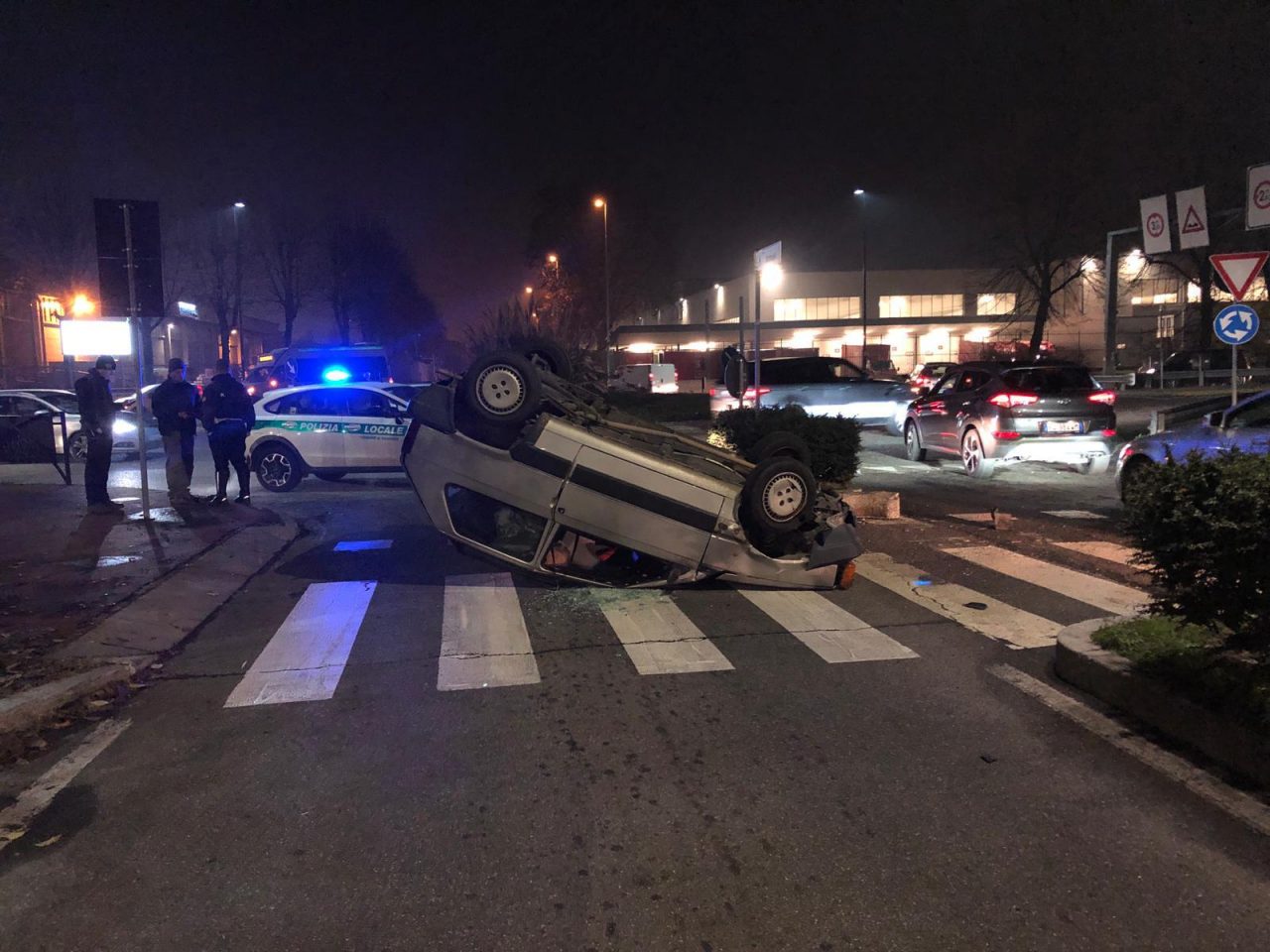 Grave incidente con intervento dell’elisoccorso  e ribaltamento SIRENE DI NOTTE