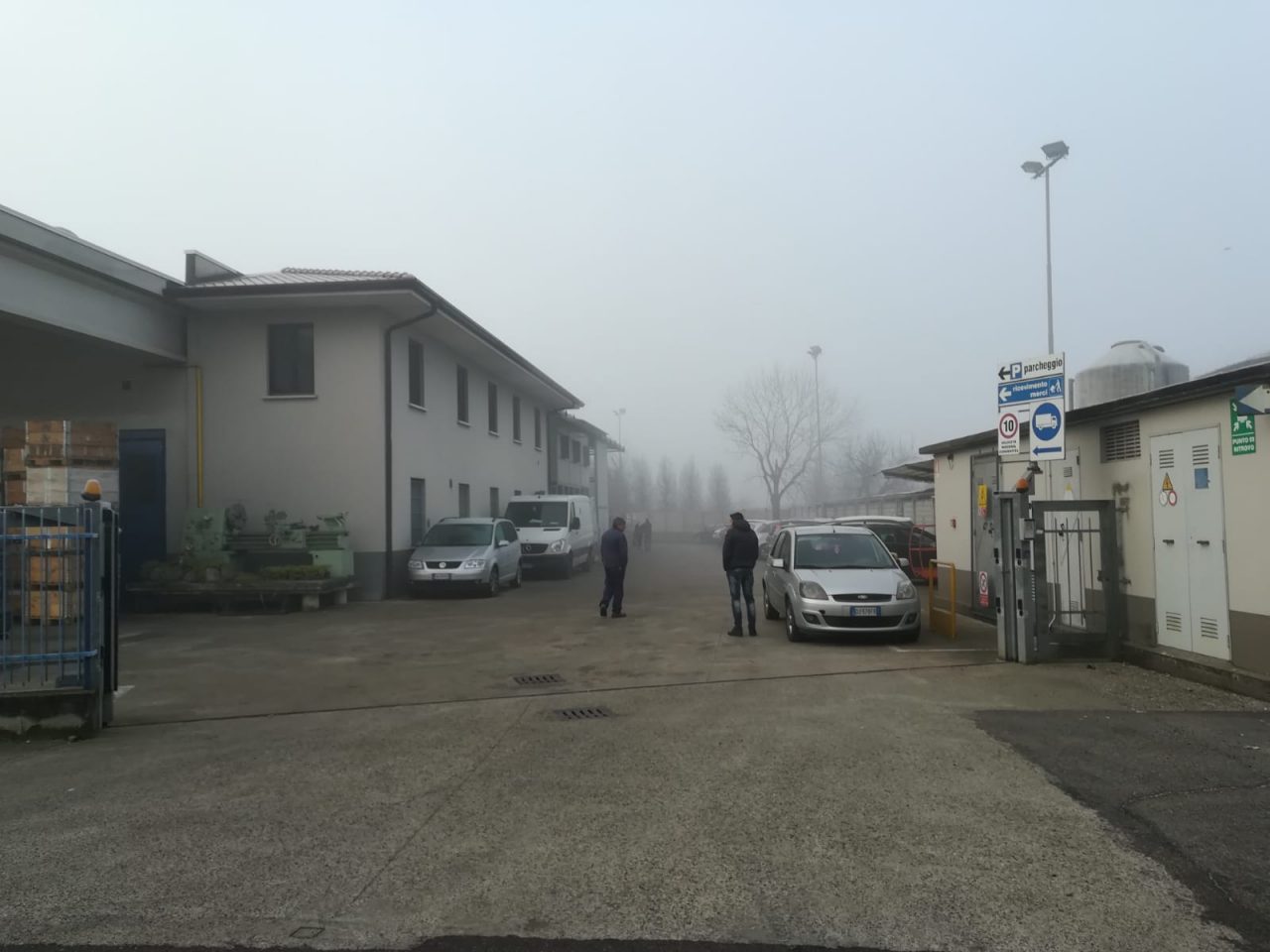 Tragedia in azienda, 56enne stroncato da un infarto FOTO