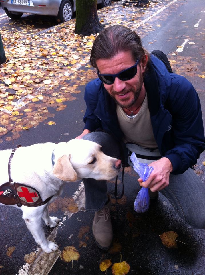 Cane guida “espulso” dalla chiesa? Parla il don