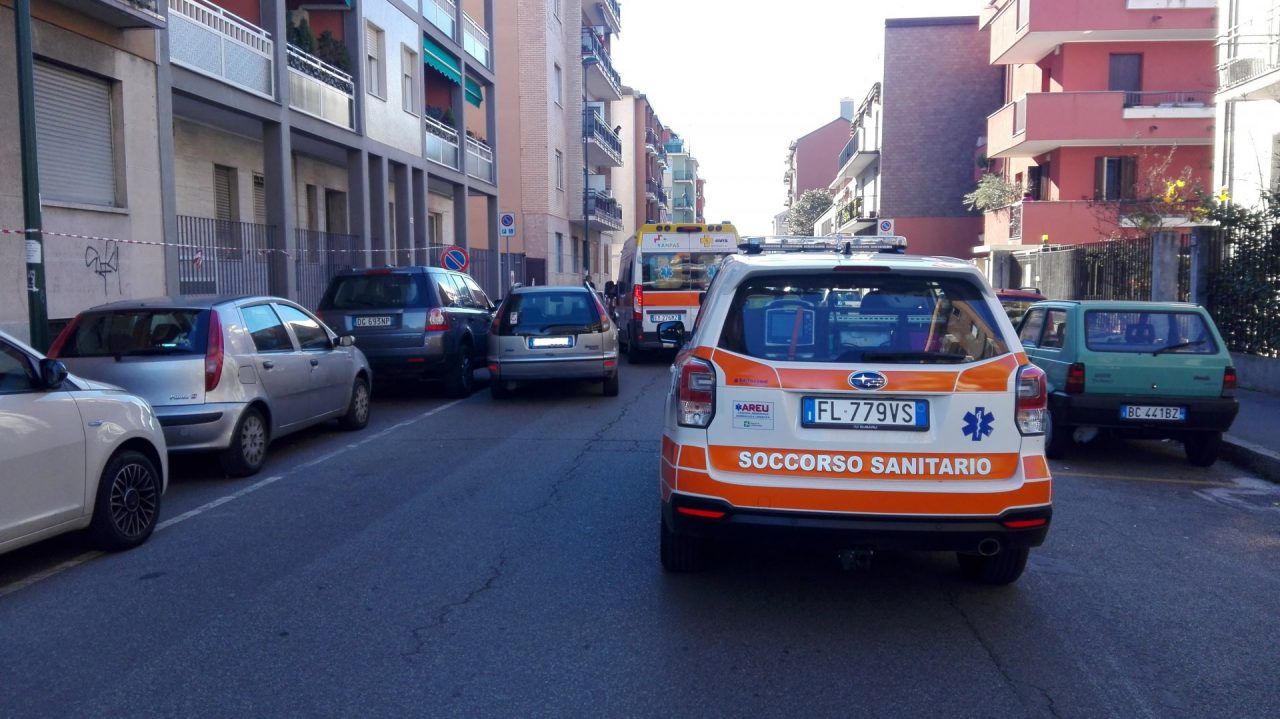 Rissa tra giovani, 17enne ferito al volto