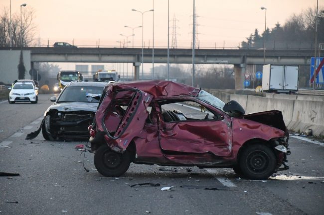 Incidente costato la vita al tassista eroe: il VIDEO dello schianto
