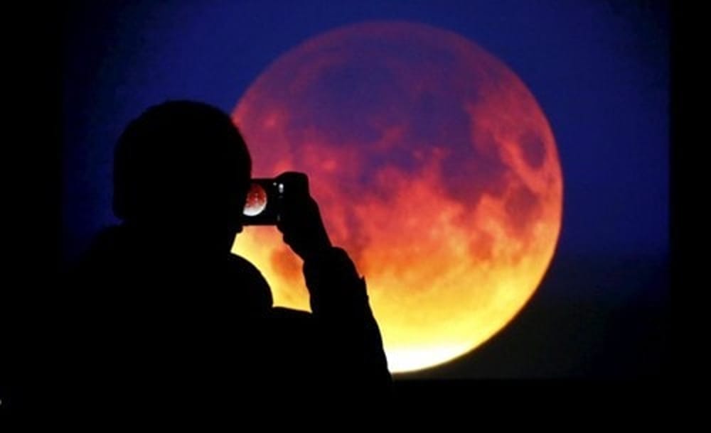 Eclissi luna rossa, ecco come vederla