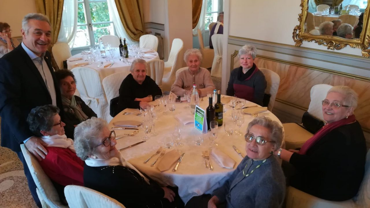 Festa della bella età per i neo novantenni a villa cavenago di trezzo sull'adda