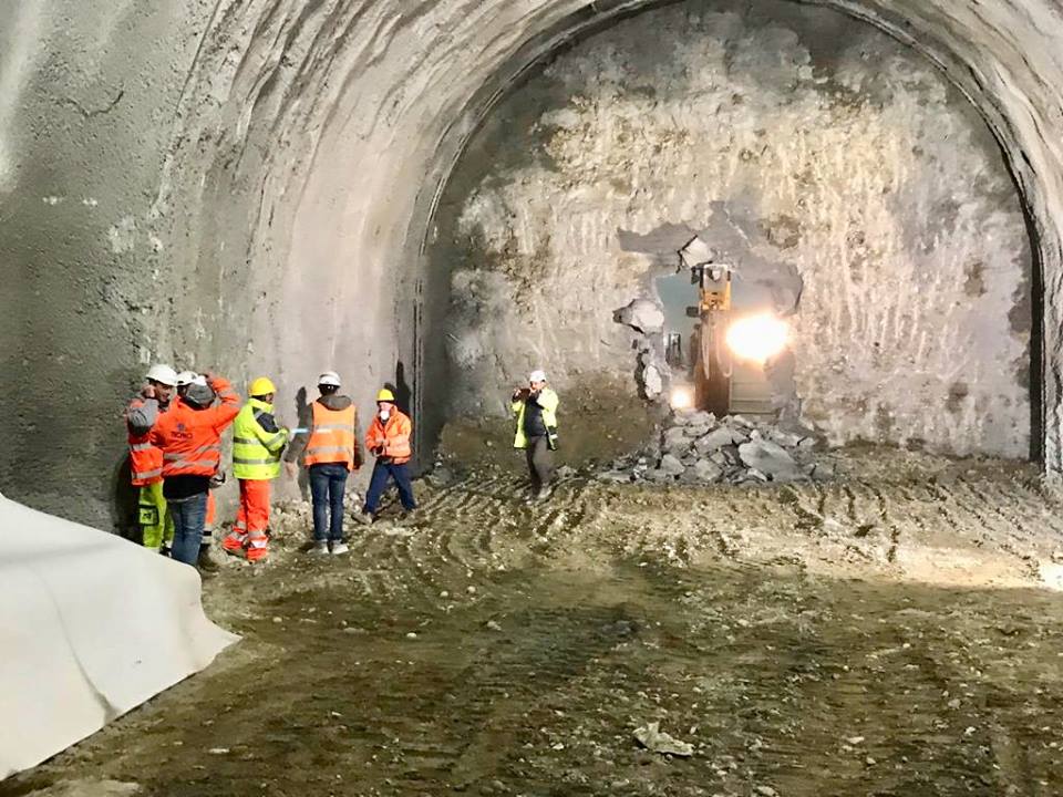 Metro, il nuovo capolinea si avvicina: “bucata” la galleria