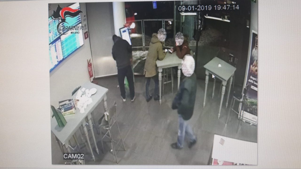 Furto di portafogli: denunciato ladro dalle “mani di velluto”