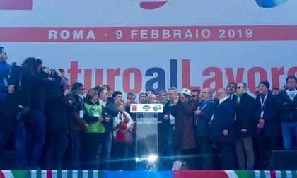 Sindacati in piazza a Roma: "Governo riveda la politica economica"